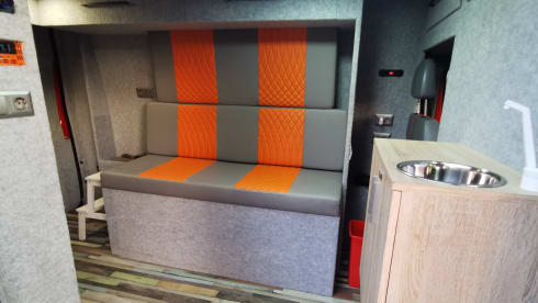 Famobussie – 2p Ford campervan from 2012