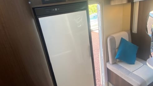 Lux Roller Team – 5 berth Roller Team semi-integrated from 2019