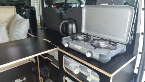 Camper incognito  – 2p Ford bus from 2018