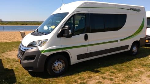Olly 3.0 – Sporty bus camper - Bronckhorst Campers
