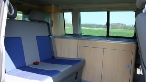 Bulli 2 – Budget bus camper Volkswagen California T5