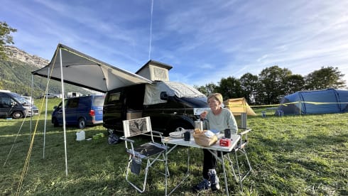 Van VW T5 with pop-up