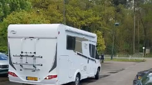 Camper FIER – Spacious 2/3 person Camper (Carado T447) from 2018 with standing height 2.08m