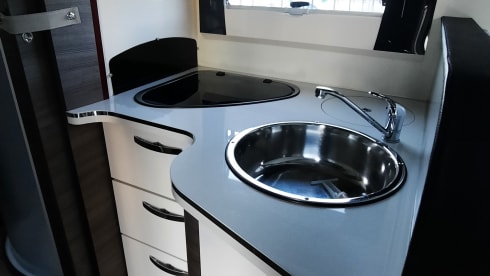 Dolce Farniente – 4 McLouis semi-integrated from 2018