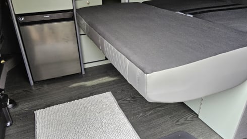 Reggie – 2025 Renault Crusader Off-Grid 4-berth Campervan