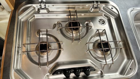 Compleet uitgeruste Hymer vast bed airco zonnepan. 