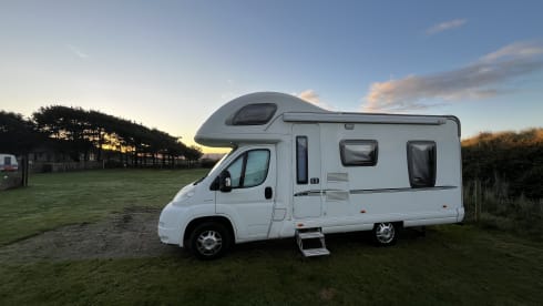 Teddy Trekker – Bessacarr 4-Berth Motorhome – Fully Equipped, Adventure Ready