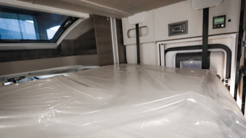 SimplyTheBest – 5p (4+1) McLouis semi-integrated 2024 Peugeot 165PK