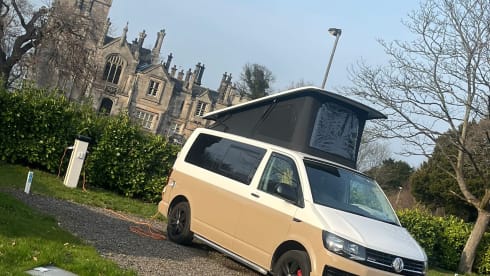 🤎 NOVA 🤎 – 4 berth Volkswagen campervan from 2019