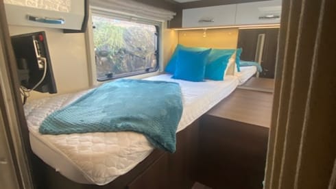 Lux Roller Team – 5 berth Roller Team semi-integrated from 2019