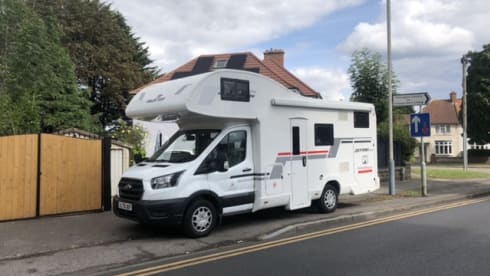 Roller Motorhome hire 675 – Rollerteam 675 adventure 6 sleeper/6 Belts