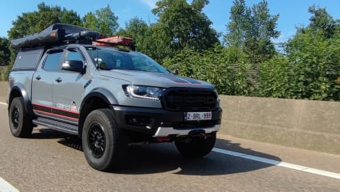 Raptor with 3p roof tent, fully equipped