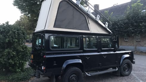 Waldo – Landrover Defender 110 - Tough enough for your adventure