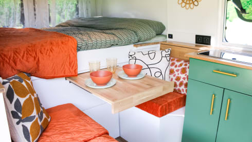 Atmospheric off-grid 2p camper bus *new*