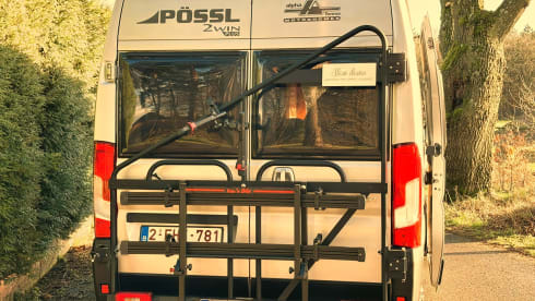 Onze Pössl :-) – Buscamper (2020) with bicycle rack, bedding and linen etc.