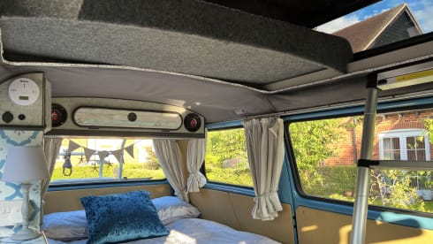 Retro Rentals Henley – 1984 Retro Volkswagen T25 - Little Betty Blue. (Newly Restored)