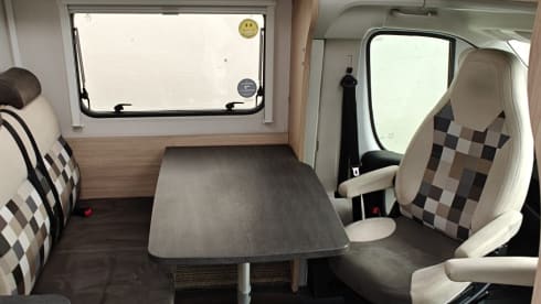 Sunlight-Wohnmobil mit 2 Schlafplätzen ab Baujahr 2020