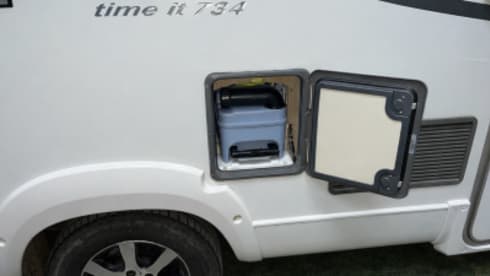 4p Bürstner 160 hp semi-integrated (2013)