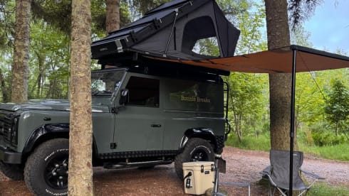 Adventurer  – Landrover 90 with ikamper tent sleeps 2 