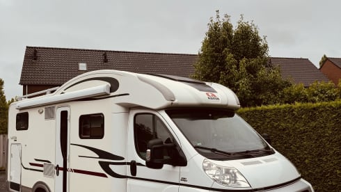 4p Adria Matrix hef- en lengtebedden – Luxurious, fresh camper with plenty of space!