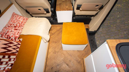 Bruce – Off-grid Mercedes-Benz camper!