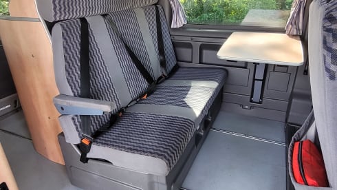Nuggy – Ford Nugget 5 persoons,  Stoere kampeerbus voor de ultieme roadtrip!
