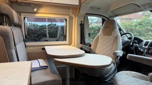 Chef – 2p Carado bus from 2021