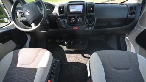 Travel-loving, young (2017) semi-integrated camper Sun Living from Adria,
