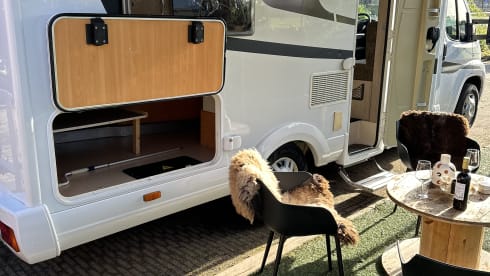 Piloot – Pilote camper - a big people camper! fully furnished!