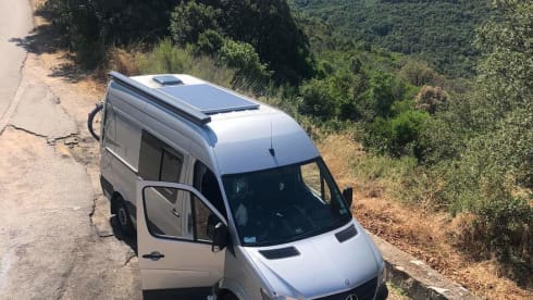 Roulez_Rudi – 2p Mercedes-Benz campervan from 2015
