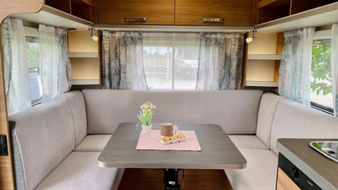 SMART VOYAGER – CARAVAN WEINSBERG CARAONE 450 FU