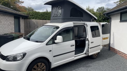 Caddy  – VW Caddy Maxi Micro Campervan. 4 Berth. 
