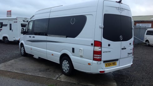Marcia Merc – 4 berth Mercedes-Benz Sprinter Spacious Van 