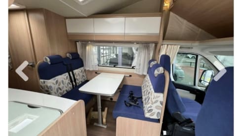 Mammoet – Super complete Sunlight A70 alcove for 6 people. 