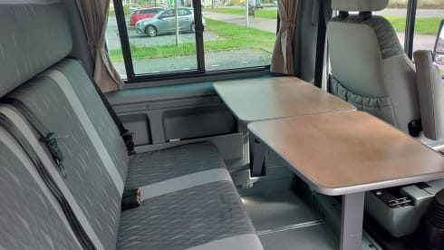 Betrouwbare en gezellige Ford Nugget 2008