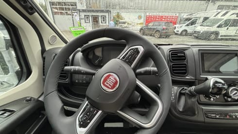 V55 – Motorhome Rapido V55 panel van