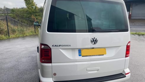 White Cali 2019 – 2019 VW California Campervan - Auto DSG- Sleeps 4