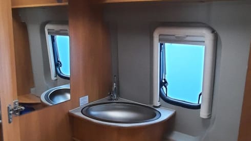 2 + 1 Pössl bus camper from 2018