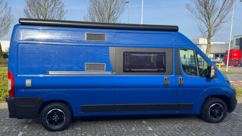 Rijnmondse smurf – 3p Challenger bus uit 2020