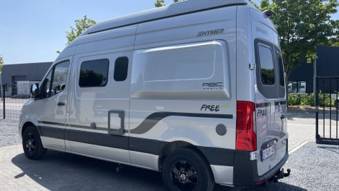 p Hymer bus from 2024