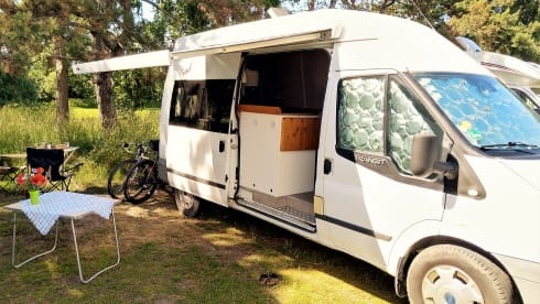 Arthur – takes you smoothly to any adventure - Ford Transit