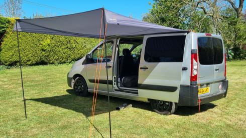 Rosie – 2 berth Peugeot campervan - waiting to share adventures with you