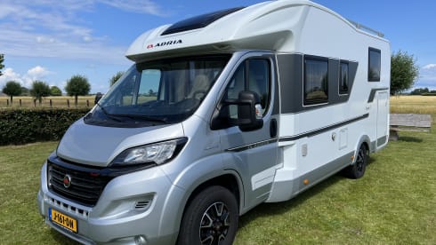 De luxe kampeerders  – 2-person Adria Coral 600SL Plus from 2020