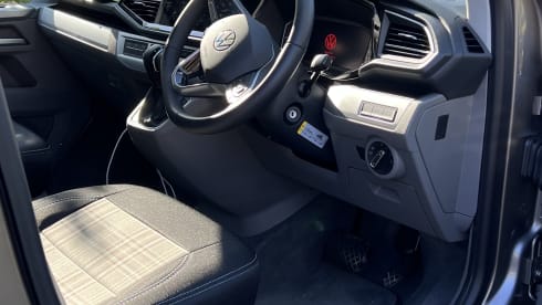 Oti – 4 berth Volkswagen campervan from 2022