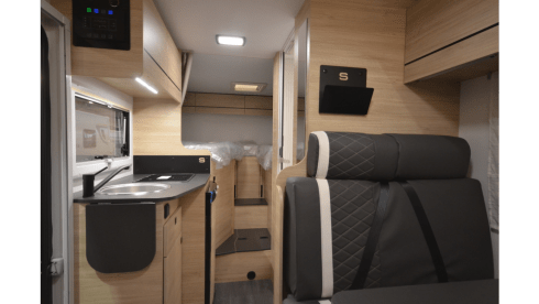 Mobile-Home – 3p Ford semi-integrated from 2023