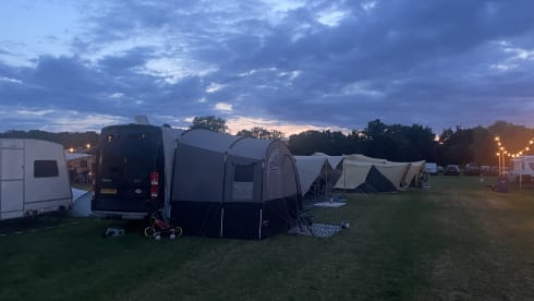 De Bus – Lovely family camper 4-6p