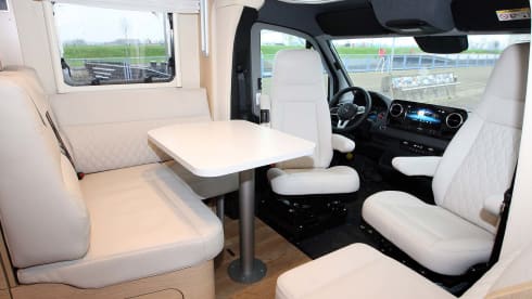 Glamper Camper – Hymer BMCT 680 5 persons!