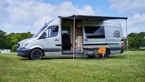 Silver Comet – 4 Berth Mercedes Sprinter Luxury Camper