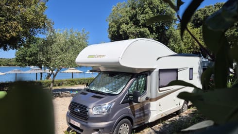 6p Ford alcove from 2017, bunk bed and large seating area