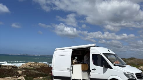 2-person Mercedes-Benz bus from 2015